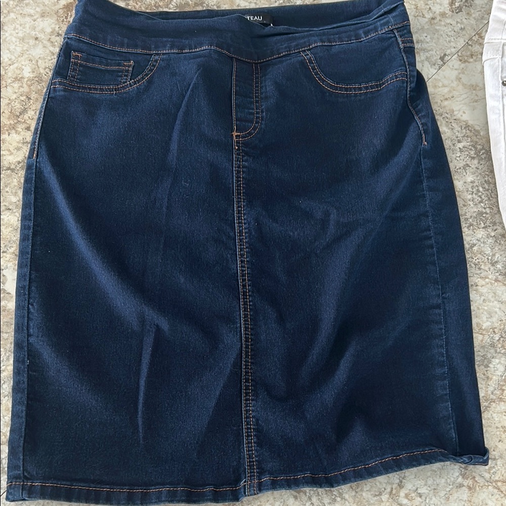Le Chateau stretch denim Blue Skirt